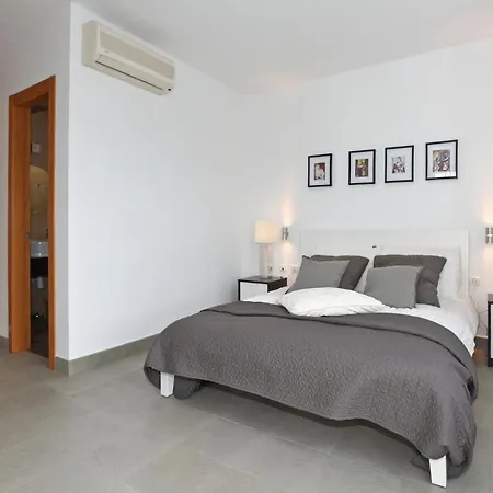 Picassa Villa *